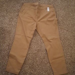Old Navy Skinny Khaki Pants Size 18 New with tags